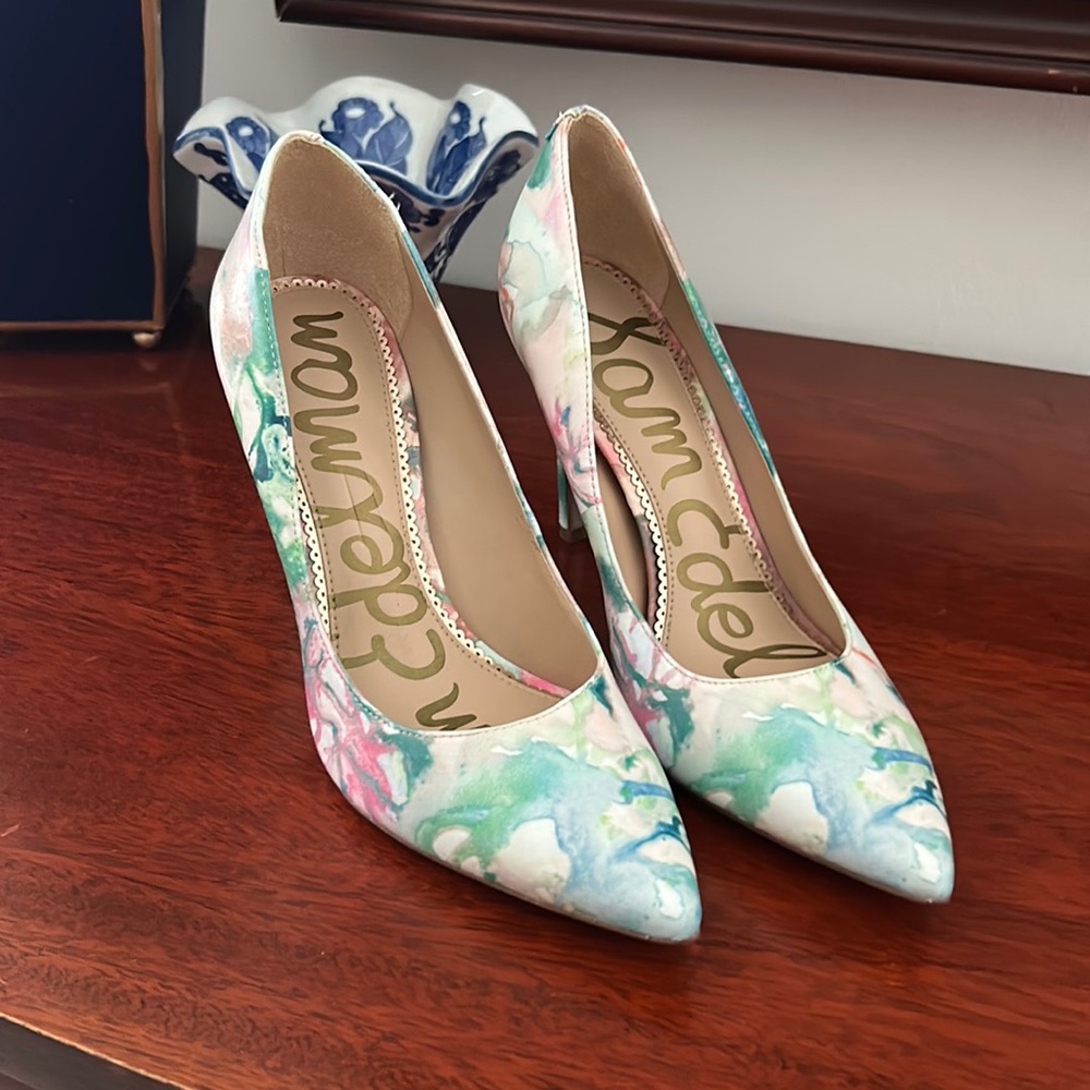 Never worn Sam Edelman pumps